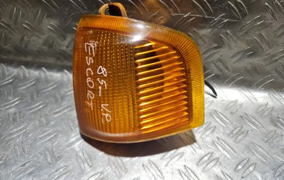 Ford Escort Front indicator light 67406740 046551