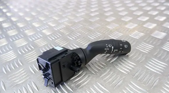 Toyota Yaris XP210 Wiper control stalk 8465202A50