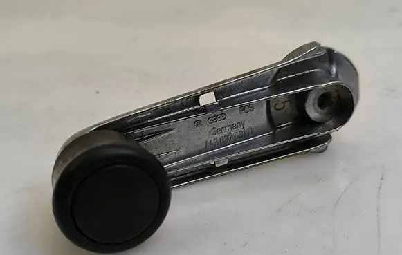 Audi A4 S4 B6 8E 8H Front door window winding handle 443837581D