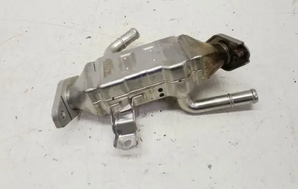 Toyota Prius (XW50) EGR valve cooler 2560137020