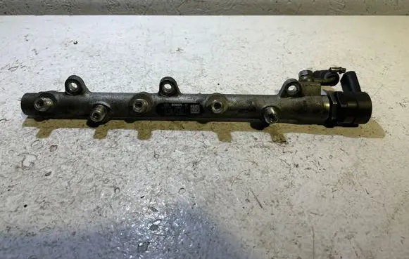 BMW 3 E46 Fuel main line pipe 7787164 008657 0445214030