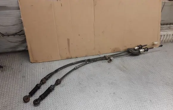 Toyota Yaris Gear shift cable linkage 