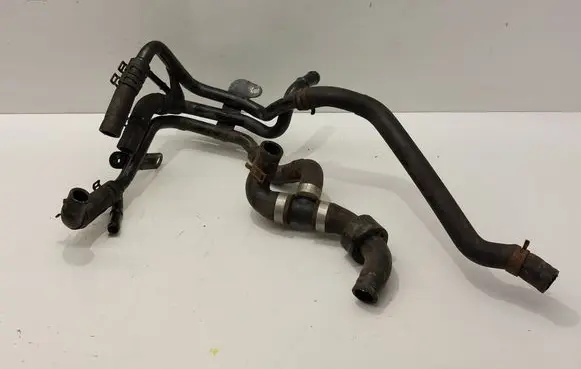 Engine coolant pipe/hose