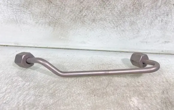 Fuel injector supply line/pipe