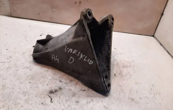 Audi A4 S4 B5 8D Engine mounting bracket 8D0199308L
