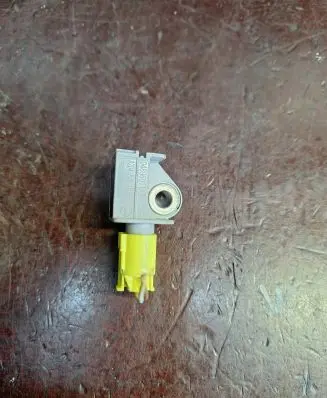 Mercedes-Benz C W204 Airbag deployment crash/impact sensor A2048201985 04896011AB 5WK43584