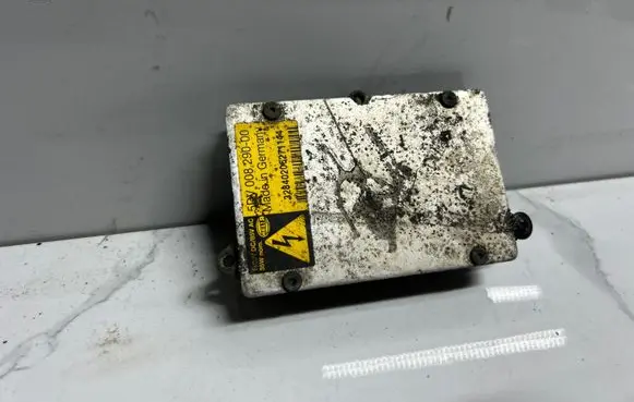 Mercedes-Benz E W211 Headlight ballast module Xenon 5DV00829000
