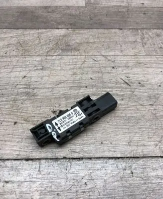 Volkswagen Touran I Airbag deployment crash/impact sensor 7L0909606D 290507 0232Z2SQ10V1