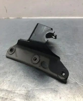 Audi A7 S7 4G Fender mounting bracket 4G8821135D