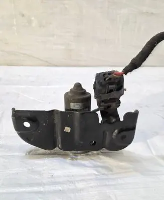 Opel Astra J Vacuum pump 13343961