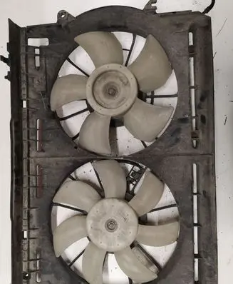 Toyota Avensis T250 Fan set 4227500310