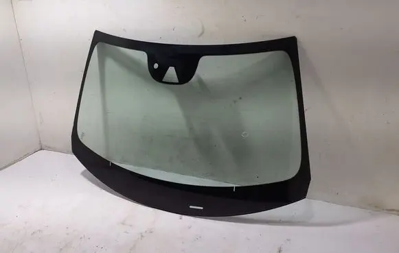 Volvo V60 Front windscreen/windshield window 31468106