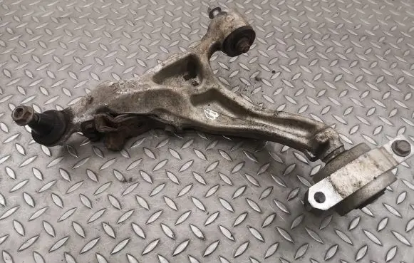 Infiniti Q50 Front lower control arm/wishbone