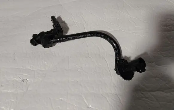 Audi A4 S4 B9 Vacuum line/pipe/hose 8W1611931Q