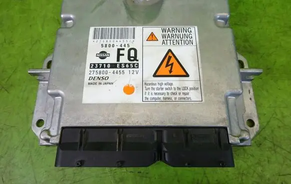 Nissan X-Trail T30 Engine control unit/module ECU 23710ES65C
