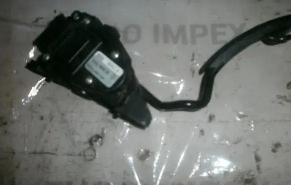 Renault Espace - Grand espace IV Accelerator throttle pedal 8200007514