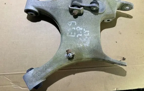 BMW 5 E39 Rear upper control arm/wishbone 1091485