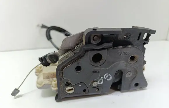 Seat Altea Rear door lock 5P0839012