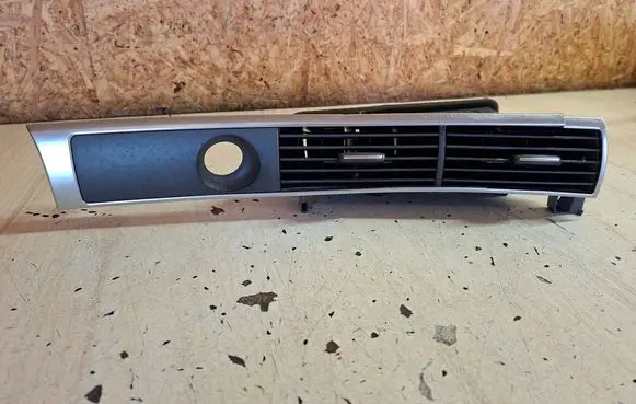 Audi A6 S6 C6 4F Dash center air vent grill 4F1820951