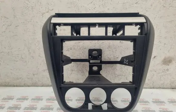 Volkswagen Fox Radio/GPS head unit trim 5Z0858061A
