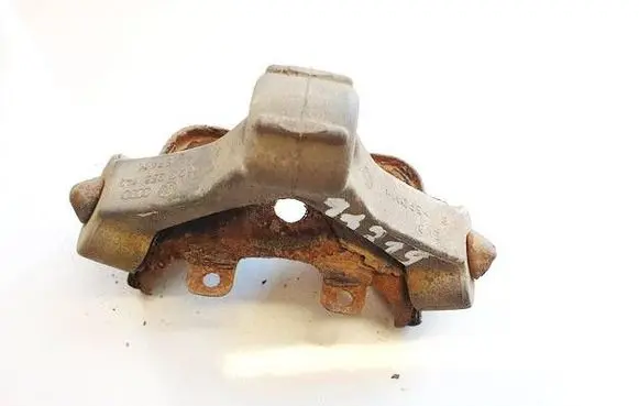 Volkswagen PASSAT B6 Muffler mount bracket/holder 6Q0253147