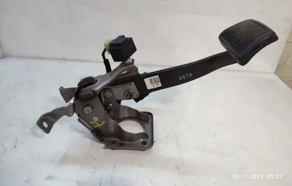 Hyundai Santa Fe Brake pedal