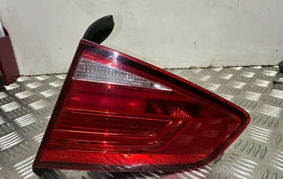 Volkswagen PASSAT B8 Tailgate rear/tail lights 