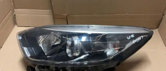 Renault Captur Headlight/headlamp 1305237129