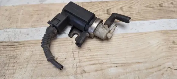 Skoda Superb B5 (3U) Turbo solenoid valve 1J0906627A 72290325 1J0906627