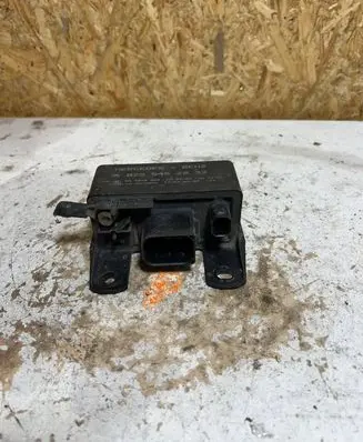 Mercedes-Benz C W203 Glow plug pre-heat relay 0255452832