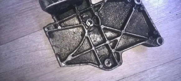 Audi A4 S4 B5 8D Engine mounting bracket 058260885