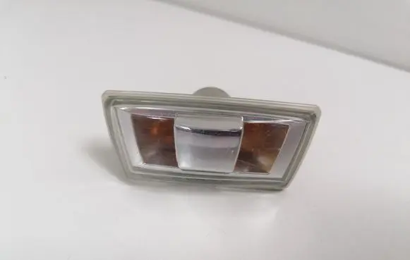 Opel Vectra C Front fender indicator light 13252455 13252456