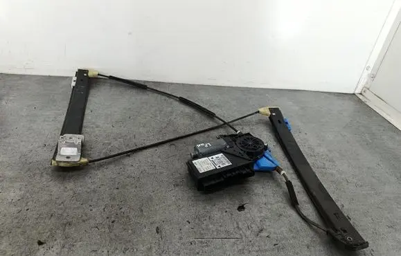 Audi A4 S4 B6 8E 8H Front door window regulator with motor 