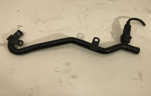 Volkswagen Touran II Engine coolant pipe/hose 5N0121065