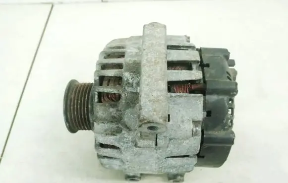 Opel Insignia A Generator/alternator 13586366 2618063a