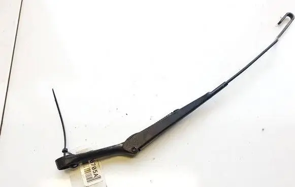 Front wiper blade arm