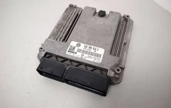 Skoda Octavia Mk2 (1Z) Engine control unit/module 03G906016K 1039S07818 0281012237