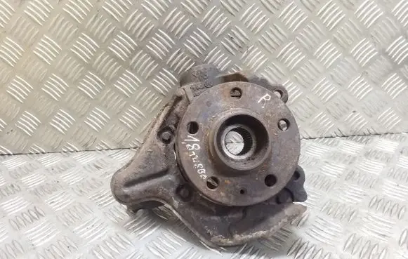 Front wheel hub