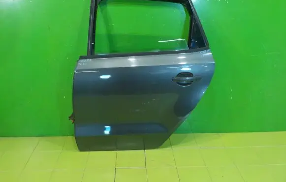 Volkswagen Polo V 6R Rear door 17AB186