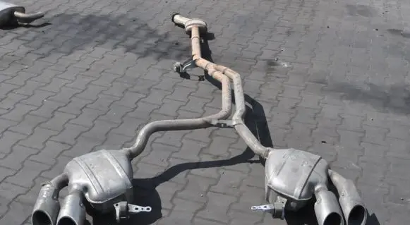 Porsche Macan (95B) Rear muffler/silencer tail pipe 95B253611D