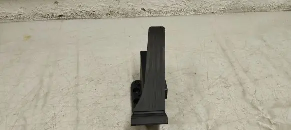 Mercedes-Benz E W212 Accelerator throttle pedal A2223001000