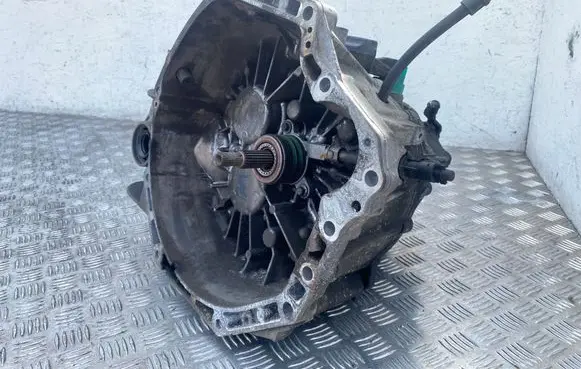 Opel Vivaro Manual 6 speed gearbox 320108718R PF6040 8200460604