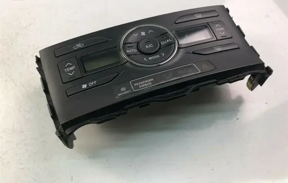 Toyota Auris 150 Climate control unit 5590002300 K2197