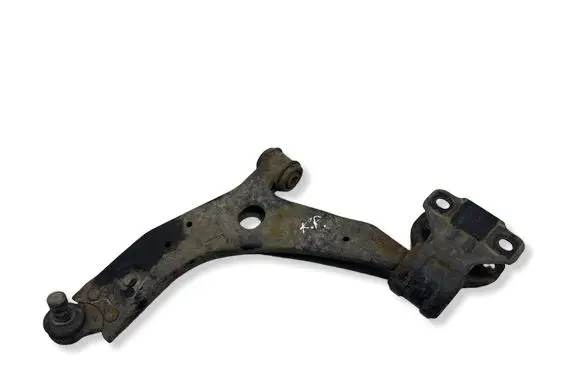 Volvo V40 Front lower control arm/wishbone 