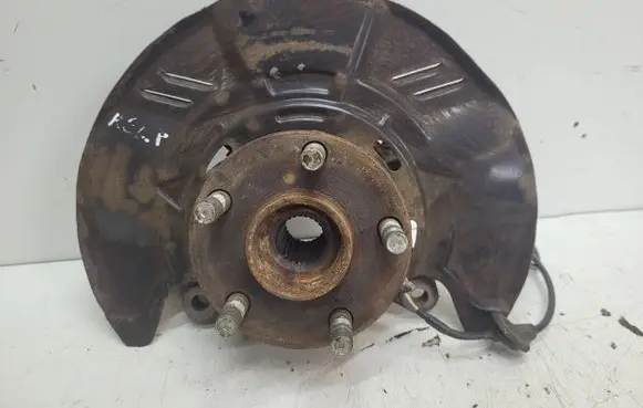 Subaru Outback Front wheel hub