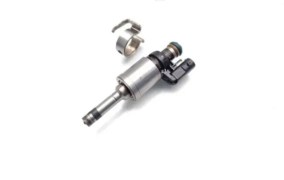 Ford Focus Fuel injector CM5G-9F593-FA