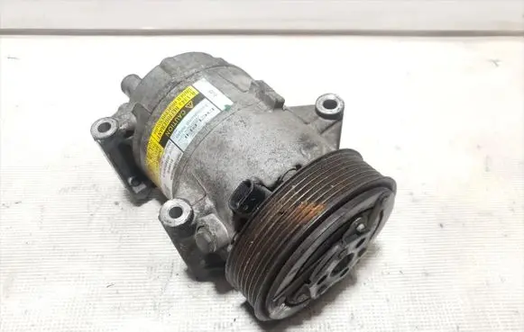 Renault Megane II Air conditioning (A/C) compressor (pump) 8200309193