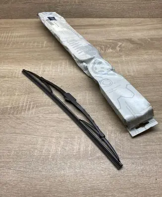 Mercedes-Benz Vito Viano W639 Windshield/front glass wiper blade A0018202545