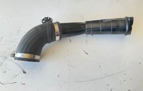 Volkswagen Transporter - Caravelle T6 Intercooler hose/pipe 04L145770AM