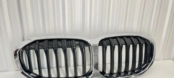 BMW 1 F40 Front grill 7076895